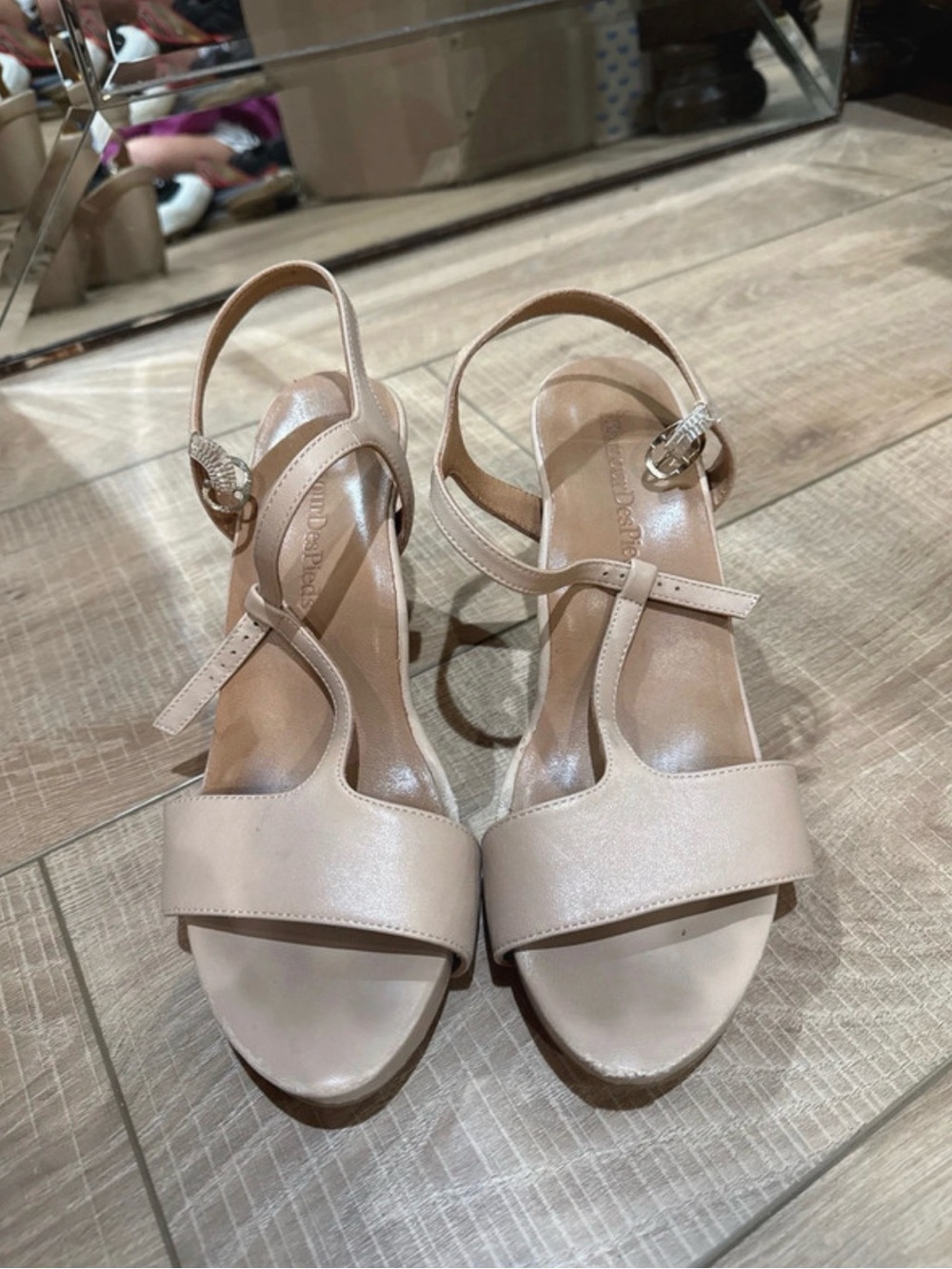 L’Amour des Pieds Women’s Nude T-Strap Slingback Sandals wedge